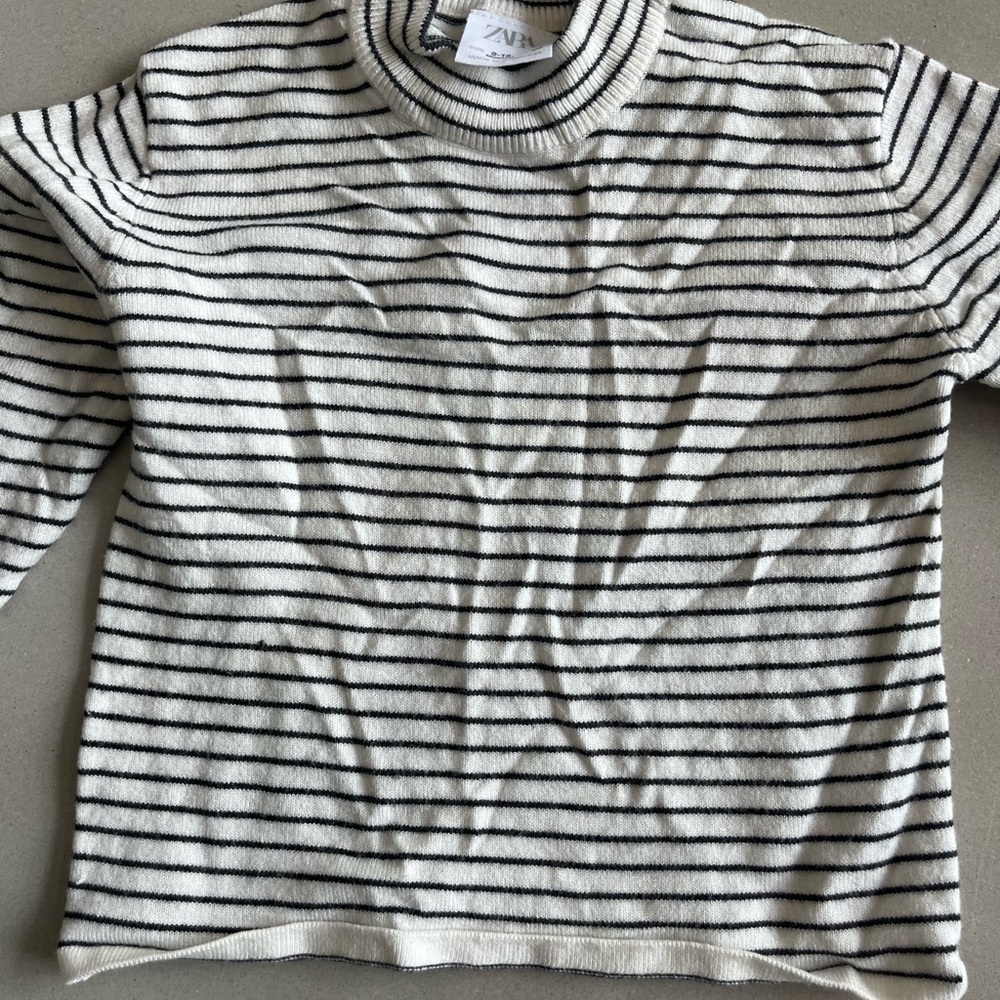 Zara 9-12 month long sleeve light sweater material